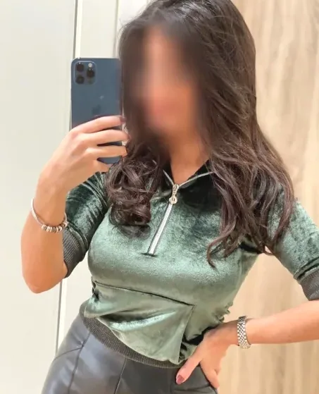Fay, 28