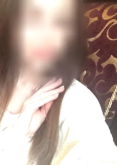 Nina, 29