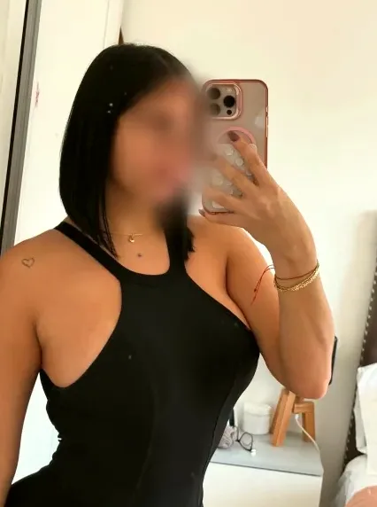 Yasmin, 28