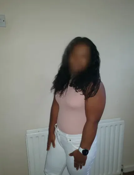 Zoe, 24